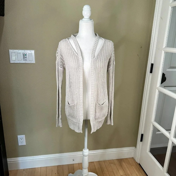 MIAMI Boutique Open Weave Knit Sweater Cardigan with Shoulder Detail - small - Picture 2 of 13